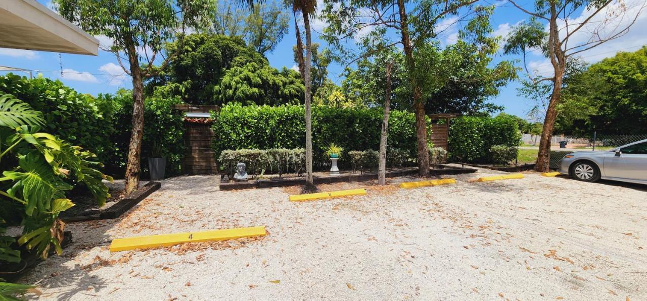 Private Aparment Studio In The Hard Of Miami Unit # 6 Opa-locka Екстериор снимка